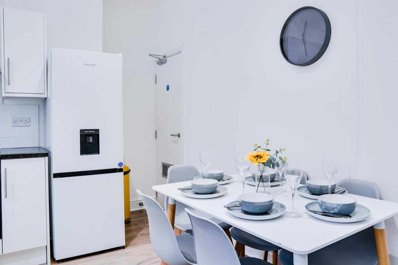 Spacious 4 Bedroom House Near Leeds Cc Beeston Hill Esterno foto
