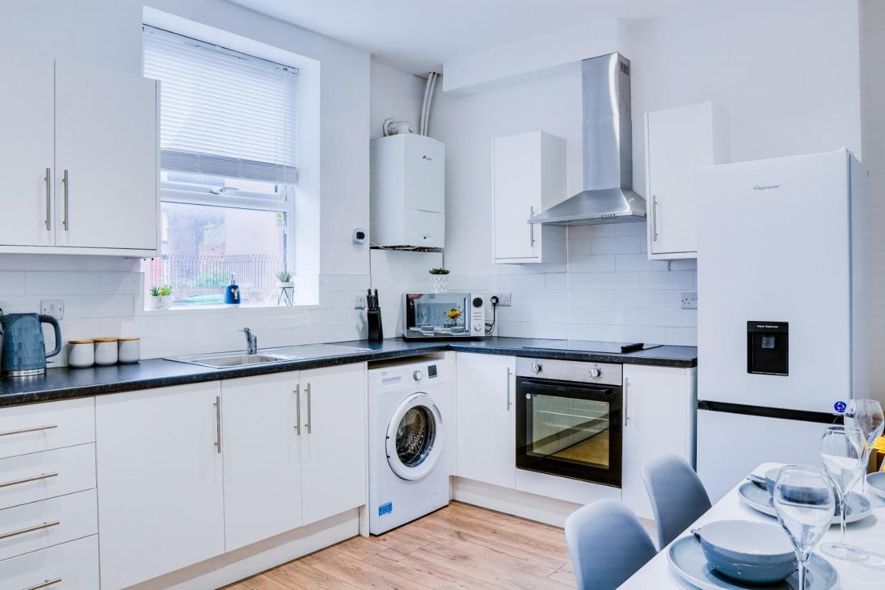 Spacious 4 Bedroom House Near Leeds Cc Beeston Hill Esterno foto